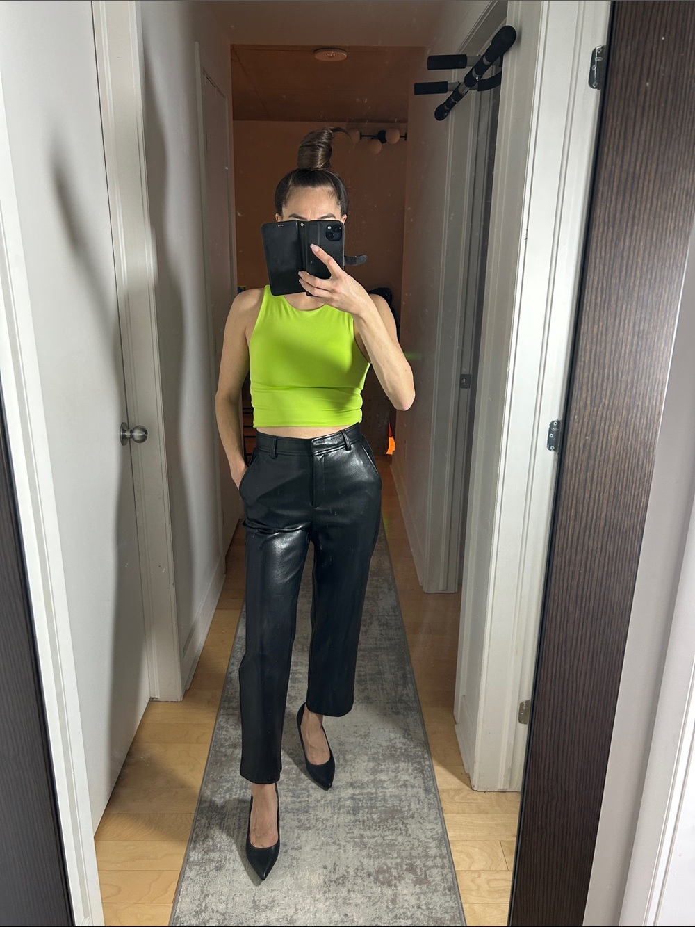 Babaton Vegan Leather Butter-Soft Cropped Straight Leg Pants Size 4